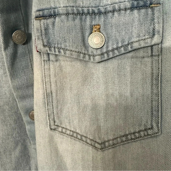 Levi's Addison Light Wash Denim Distressed Jacket with Raw Hem Size S GUC - Picture 6 of 10
